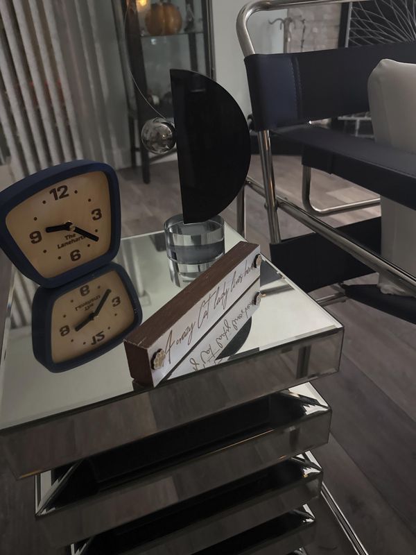 Customer photo: Vintage-Style Mid-Century Modern Desk Silent Clock